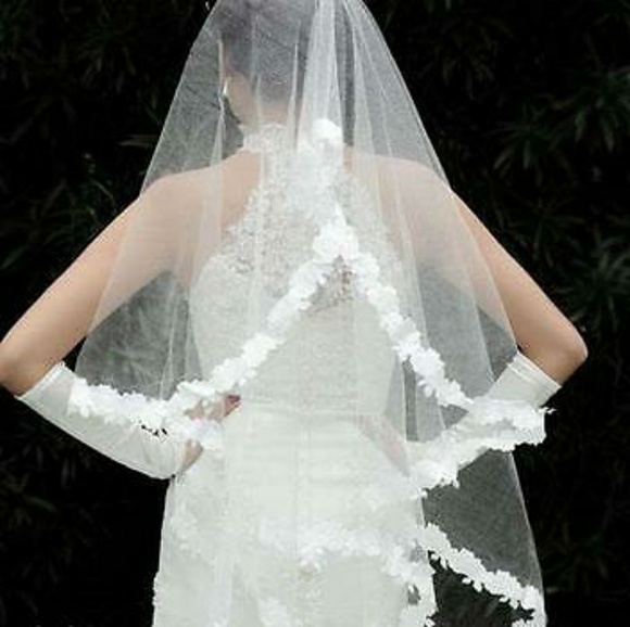 💕New Wedding Eloquent & Ivory Bridal Elbow Veil - Picture 2 of 5